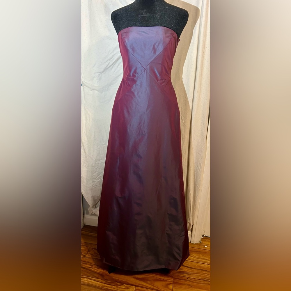 NWT formal prom, holiday party dress. $135 retail. Size 4